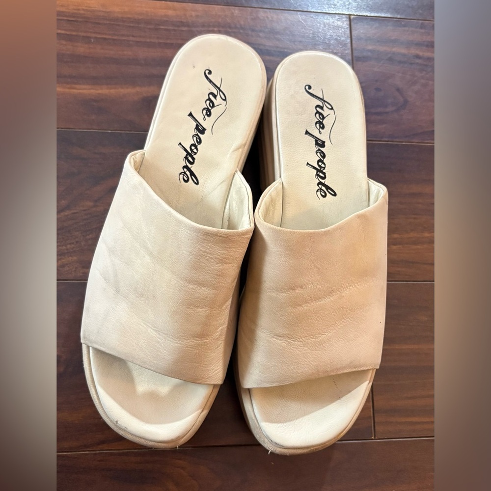 Free People Beige Platform Slide Sandals Size 38.5 - Picture 2 of 7